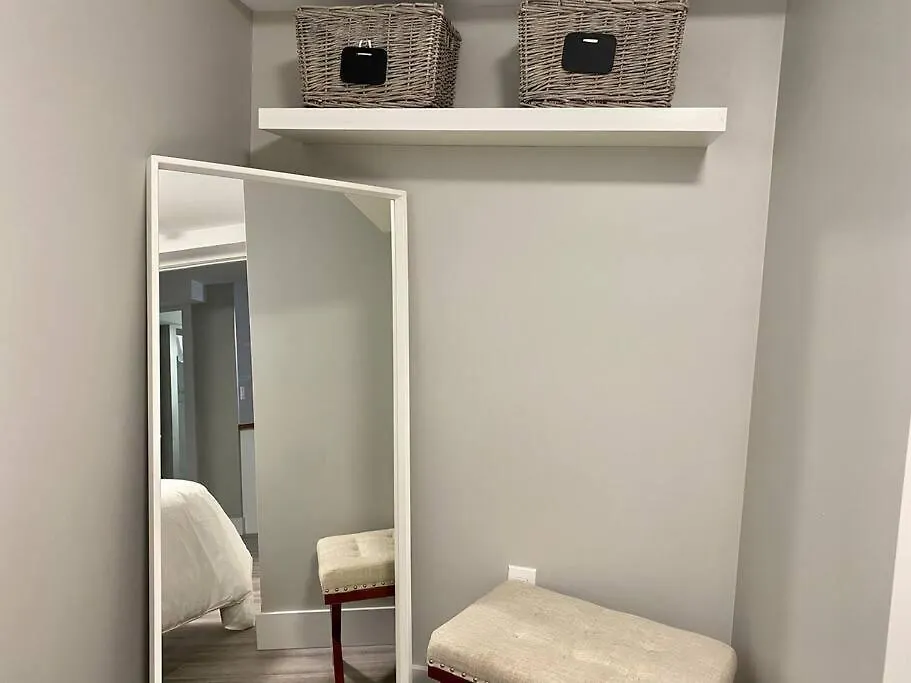 Hidden Getaway, Bsmt With Back Yard Apartment Halifax