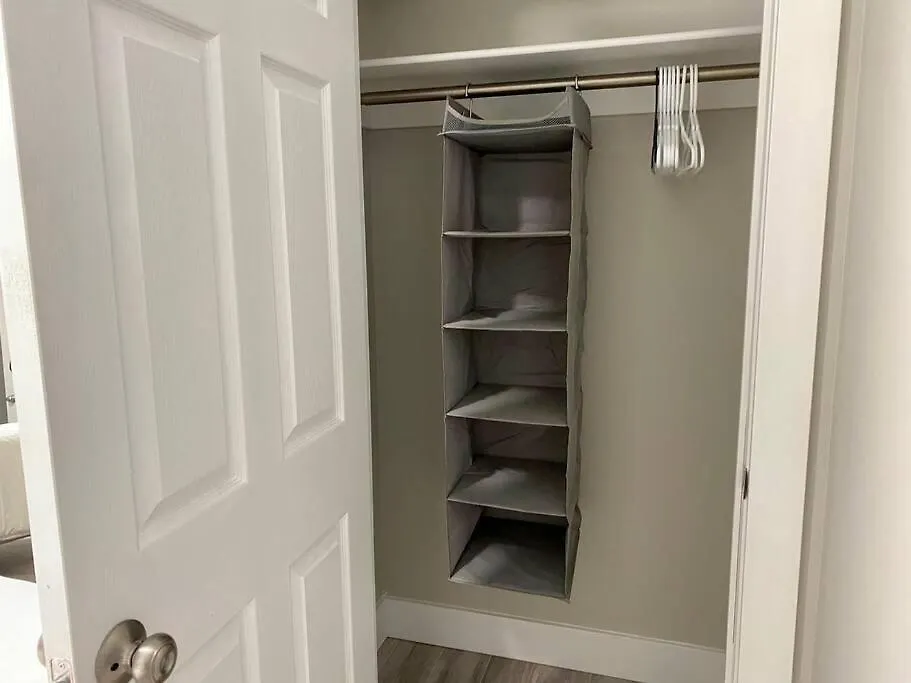 Hidden Getaway, Bsmt With Back Yard Apartment Halifax