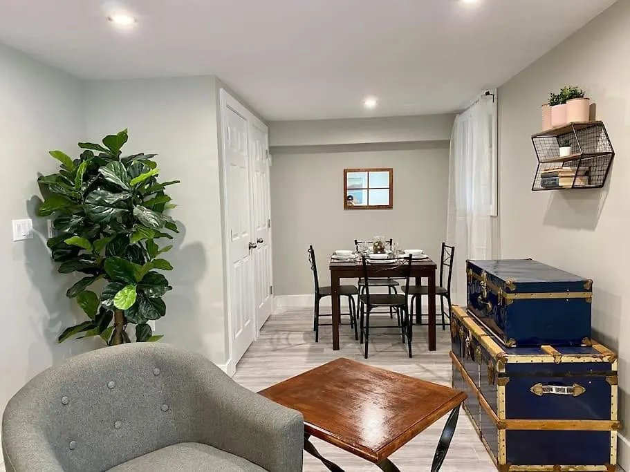 Hidden Getaway, Bsmt With Back Yard Apartment Halifax